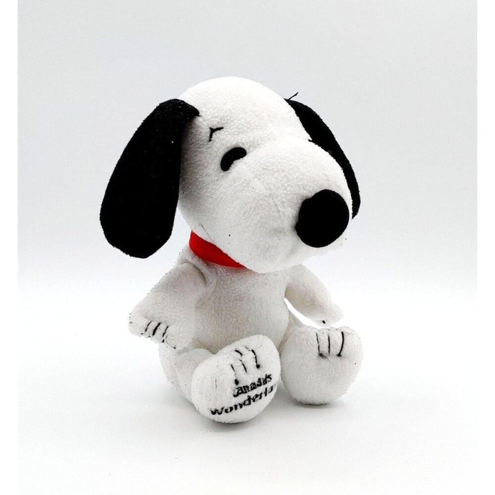 Cedar Fair White Canada's Wonderland Peanuts 6" Snoopy Dog Stuffed Plush Toy